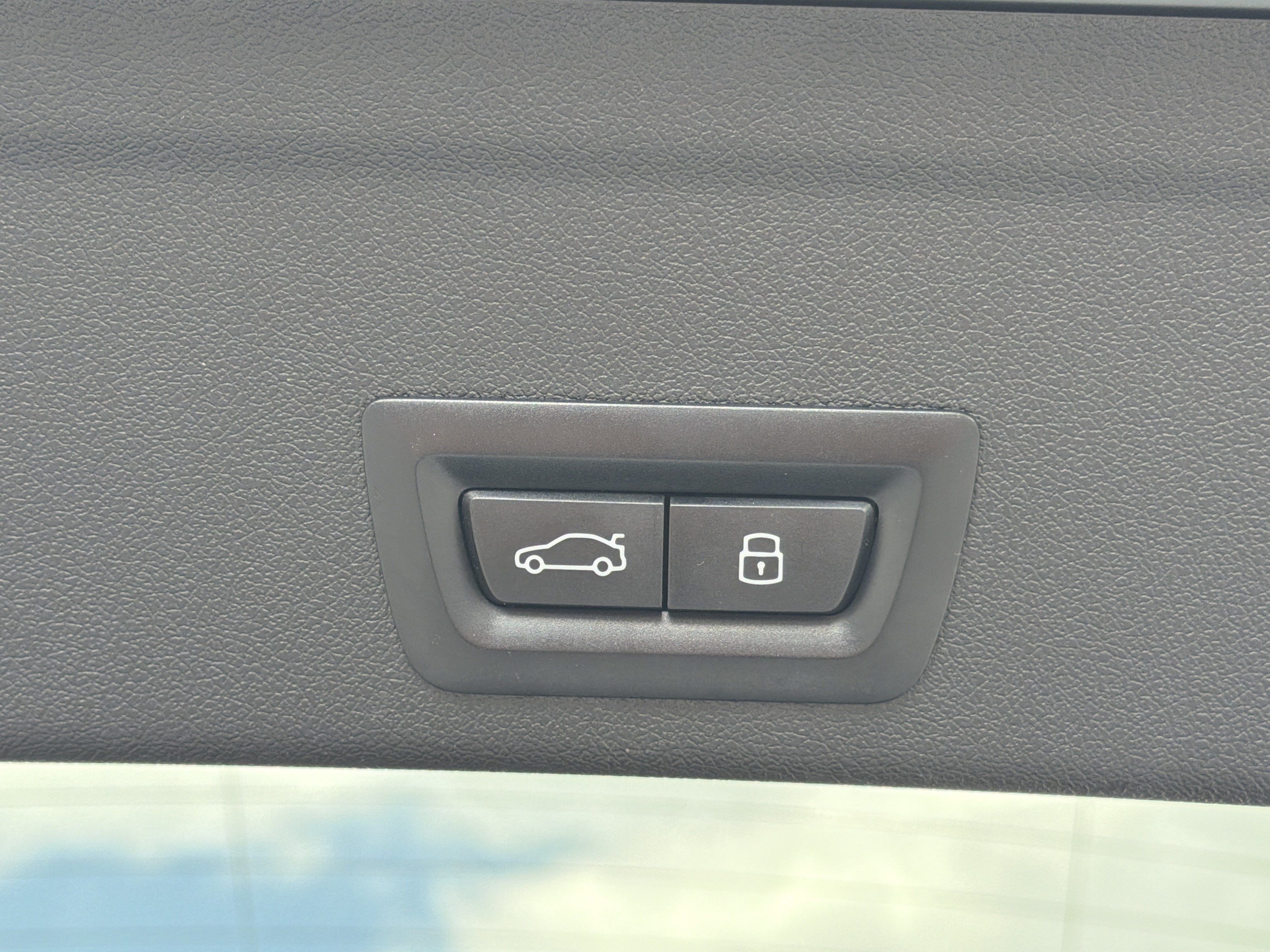 Used 2026 Brooklyn Gray Metallic BMW xDrive40i image 29