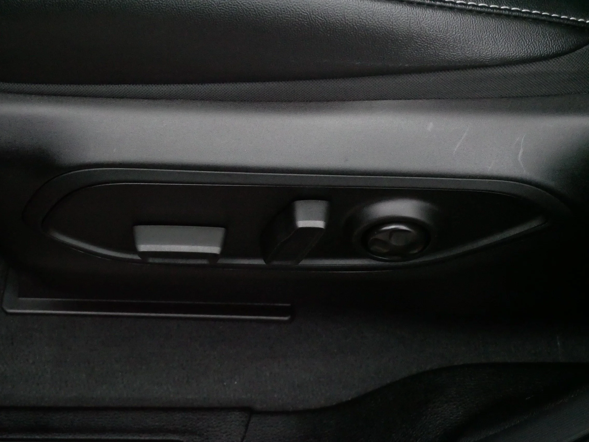 Used 2025 Diamond Black Crystal Pearlcoat Jeep  image 20