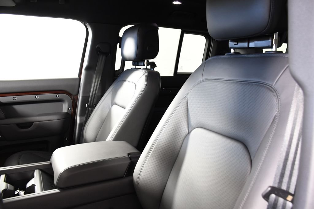 2026 Land Rover Defender S - Photo 16
