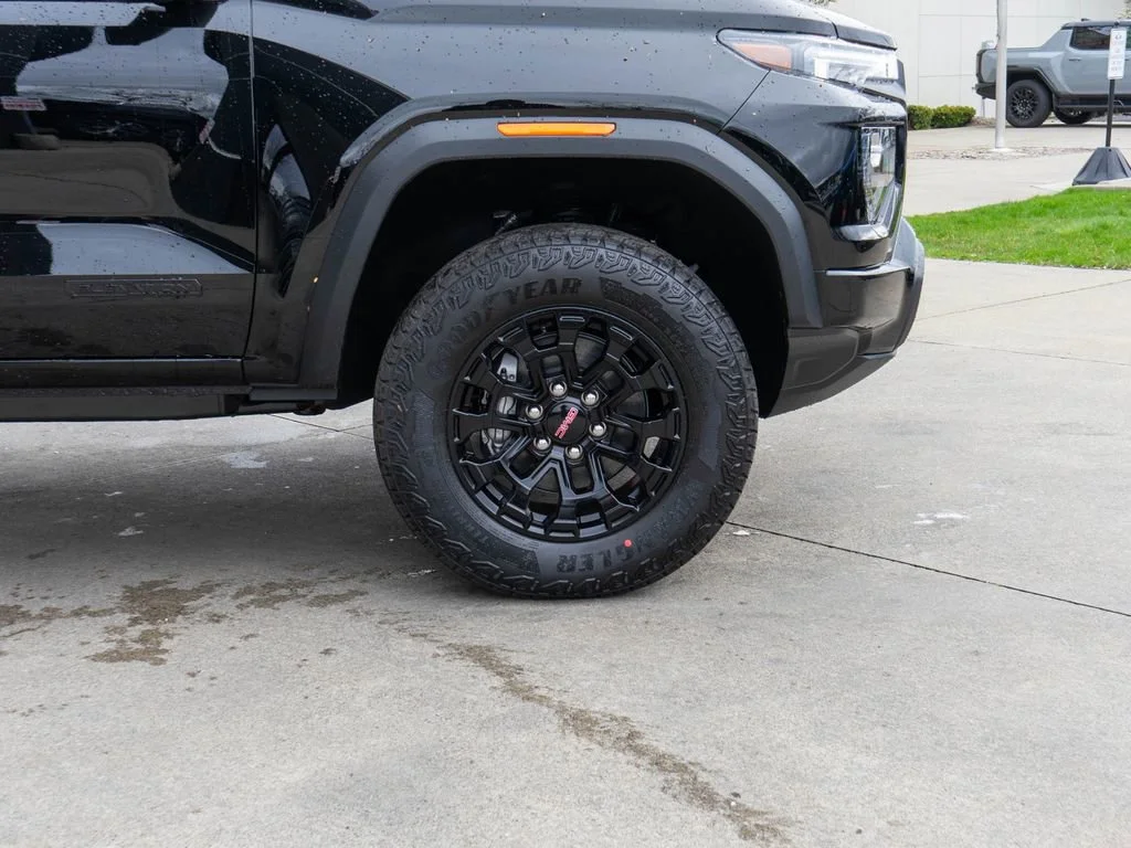 New 2026 Onyx Black GMC Elevation image 29