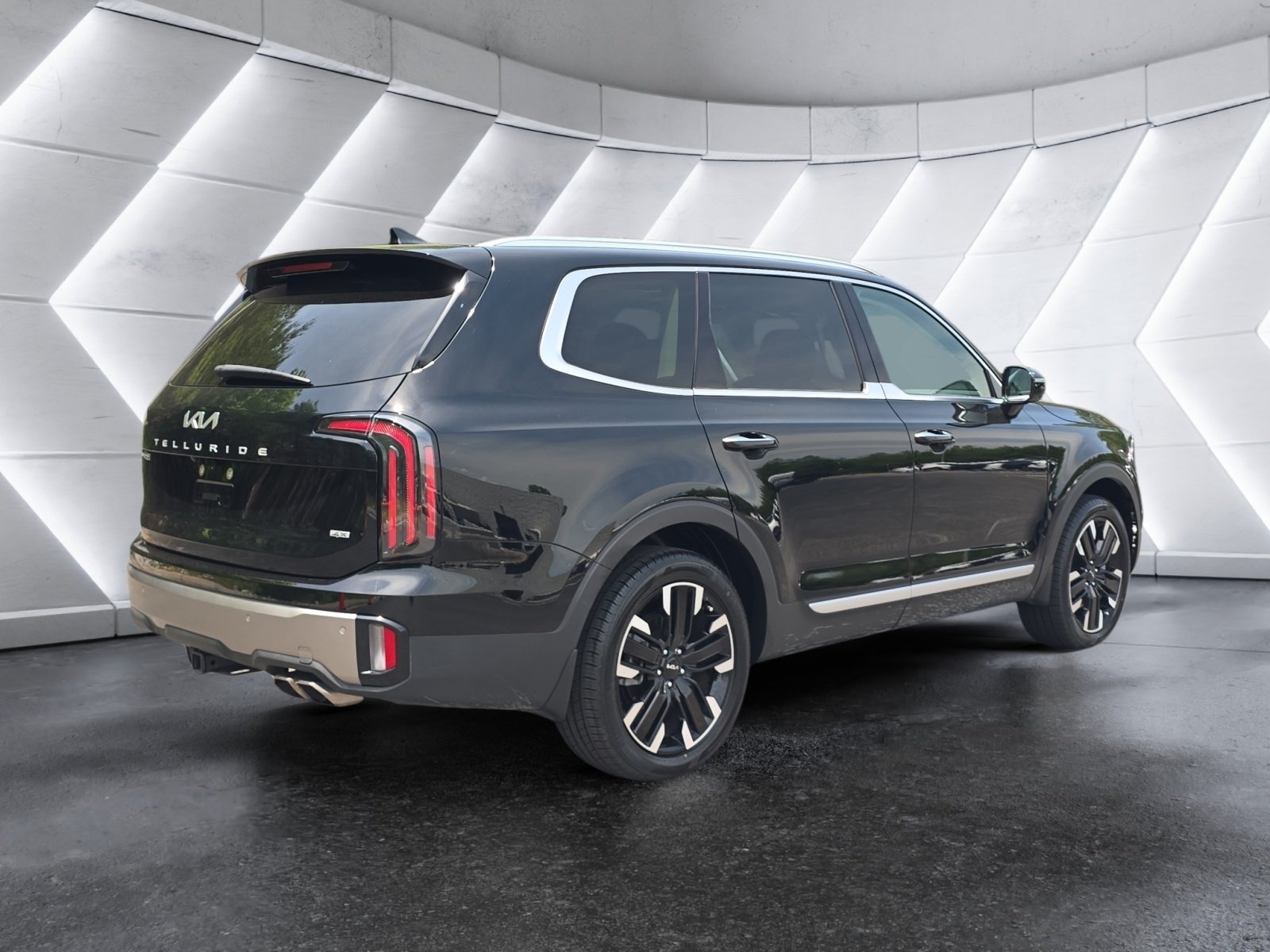 Used 2025 Black Kia SX-Prestige image 5