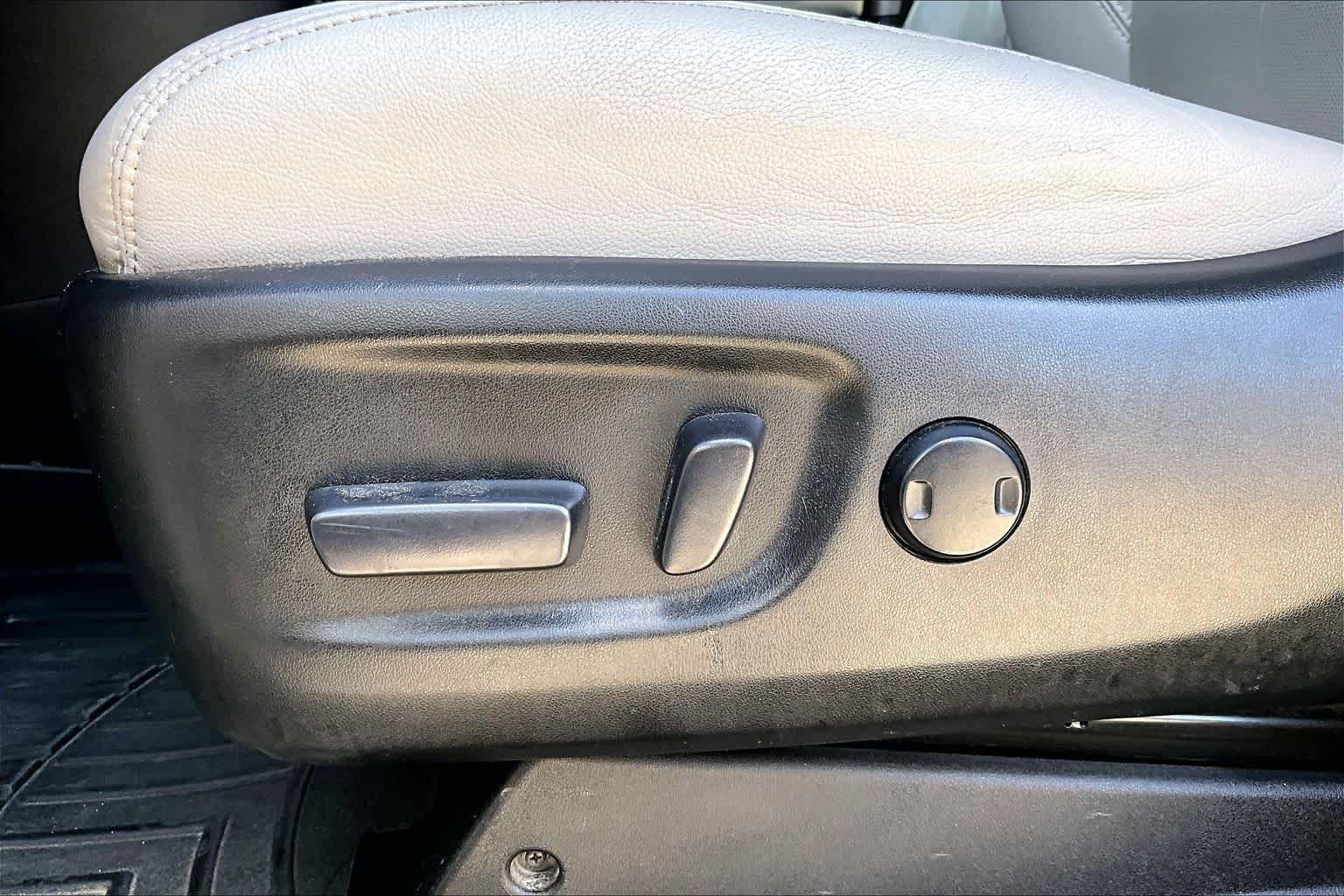 Used 2019 Predawn Gray Mica Toyota Limited Premium image 24
