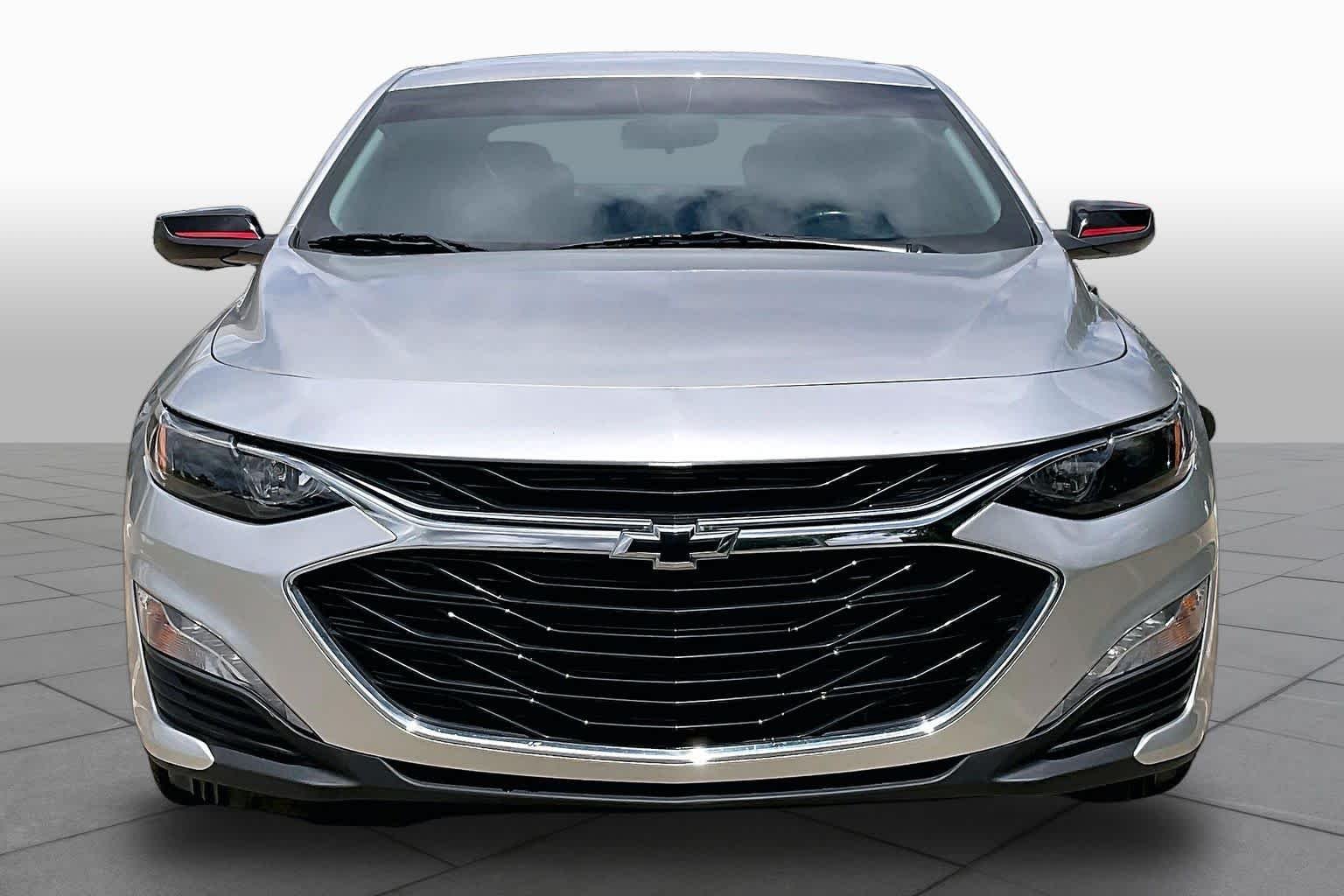 Used 2021 Silver Ice Metallic Chevrolet LT image 4
