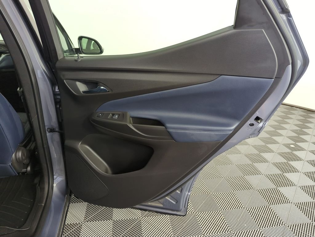 Used 2023 Gray Chevrolet Premier image 30