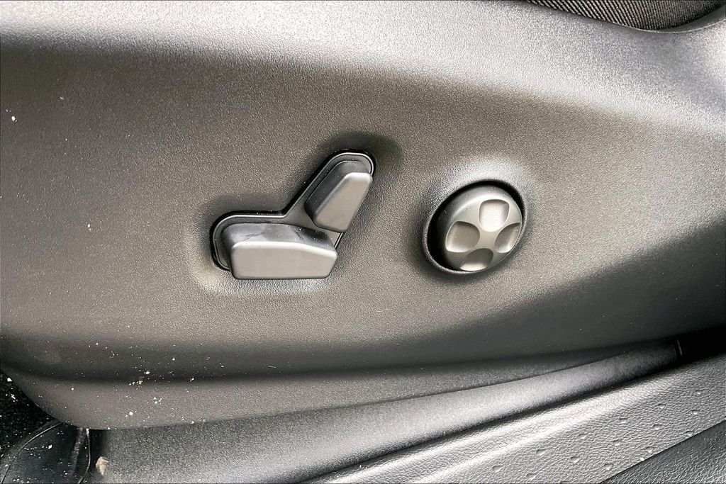 New 2026 Chrysler Pacifica Select 4D Passenger Van