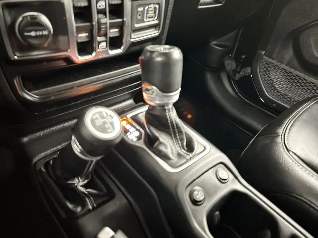 Used 2021 Black Jeep Unlimited Sahara 4xe image 10
