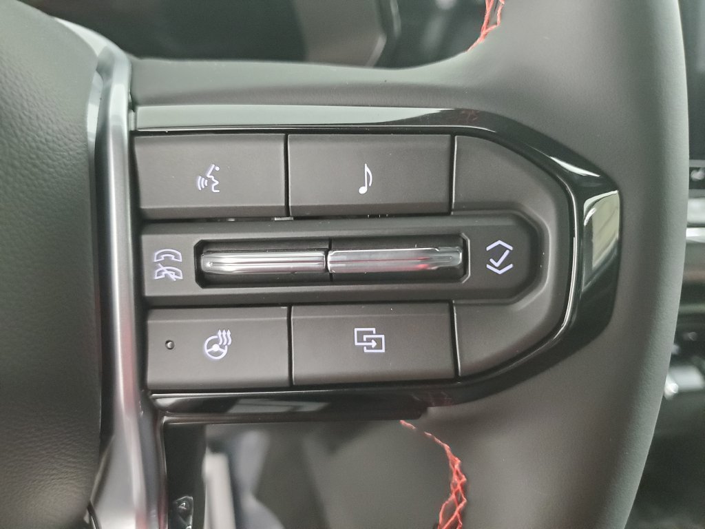 2026 Chevrolet Colorado Z71 - Photo 17