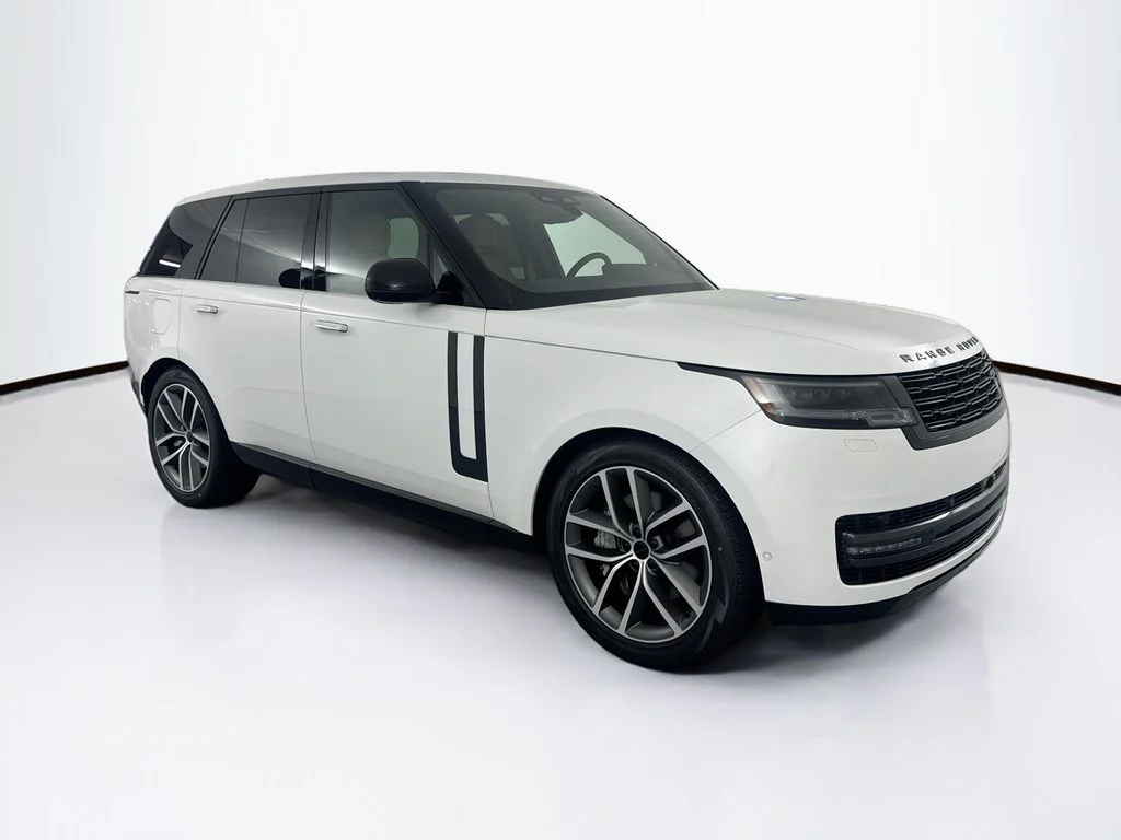 New 2026 Ostuni Pearl White Land Rover SE image 3