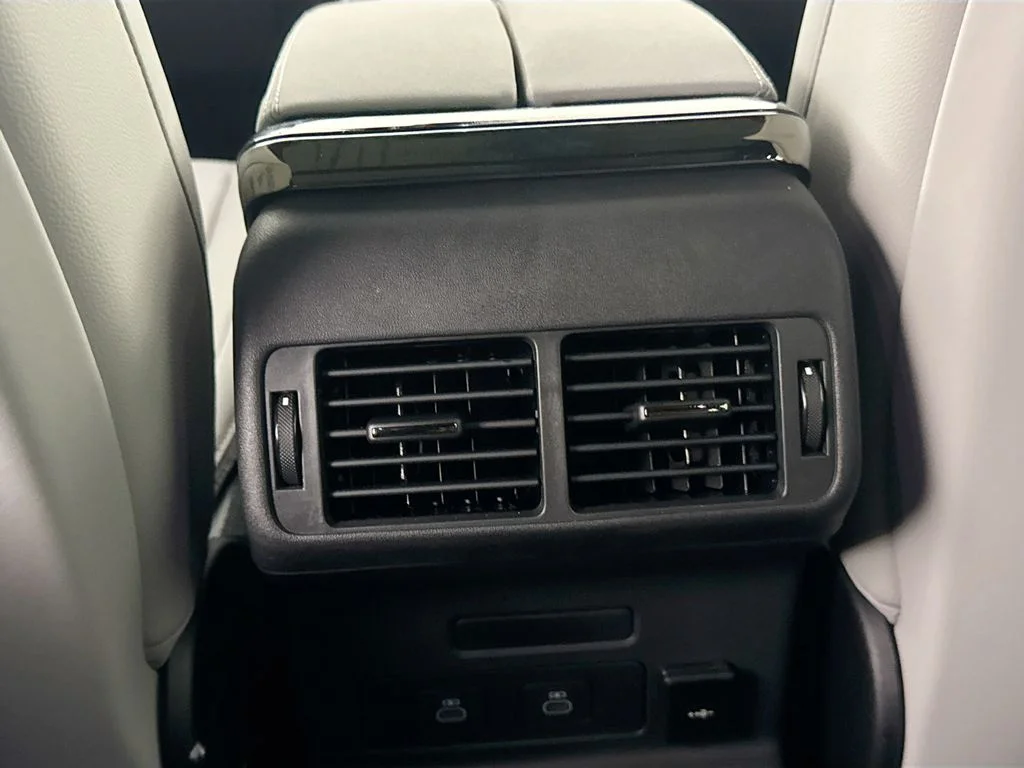 New 2026 Fuji White Land Rover S image 26