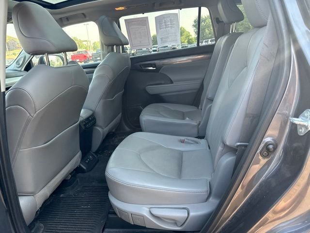 Used 2021 Gray Toyota Platinum image 24