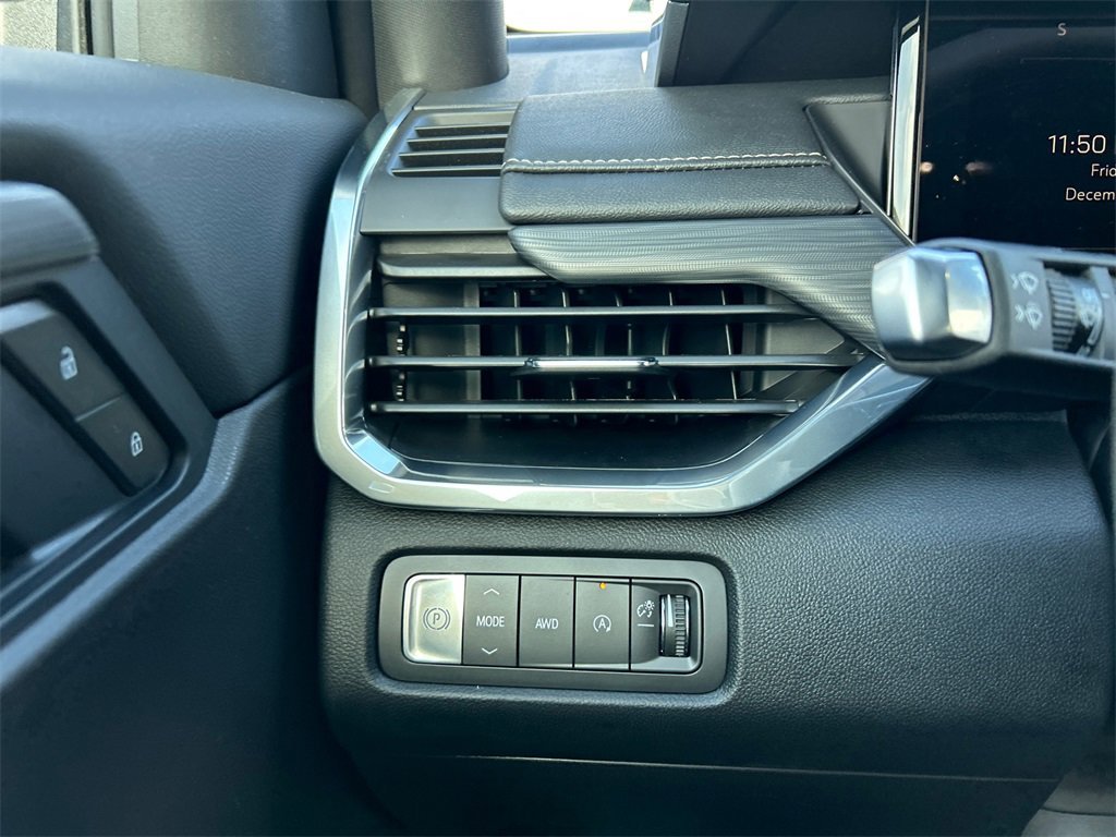 2026 GMC ACADIA - Image 18