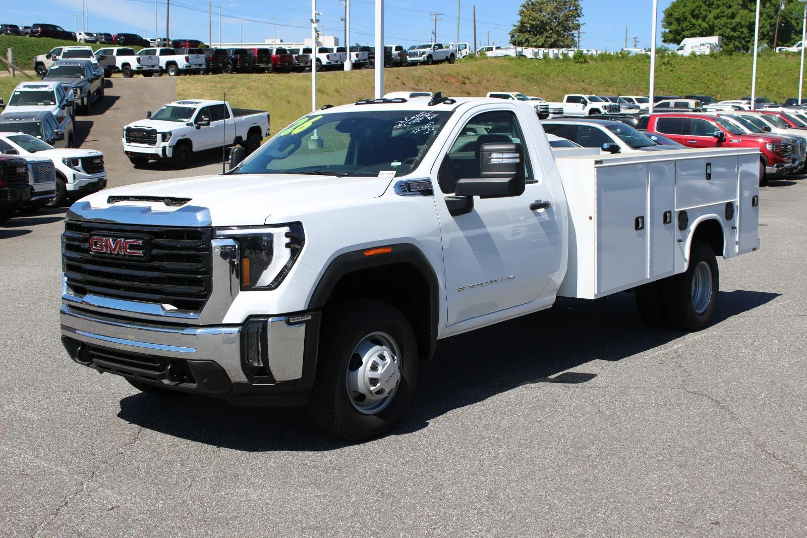 New 2026 Summit White GMC Pro image 2