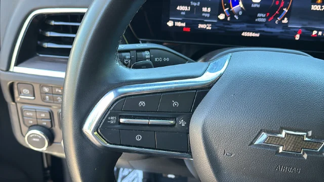 Used 2025 Gray Chevrolet Z71 image 22