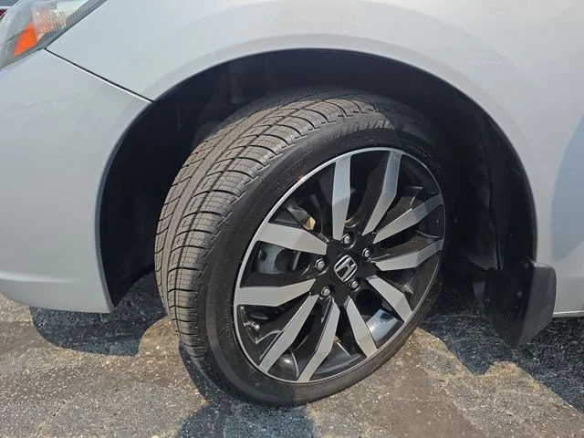 Used 2015  Honda EX-L image 33
