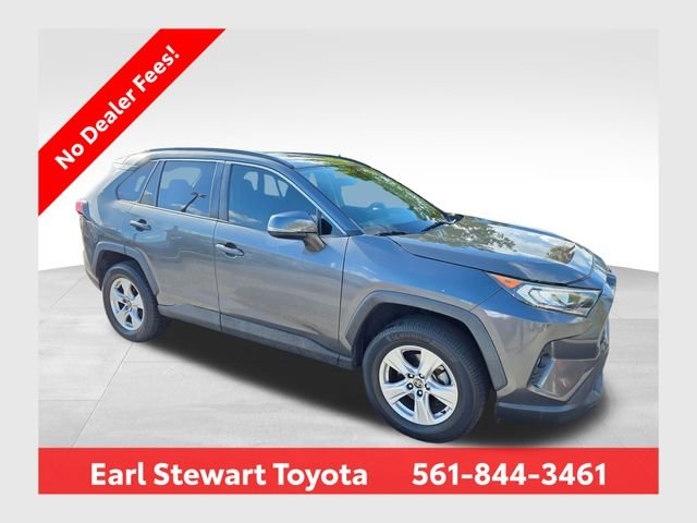 2021 Toyota RAV4 XLE FWD's photo