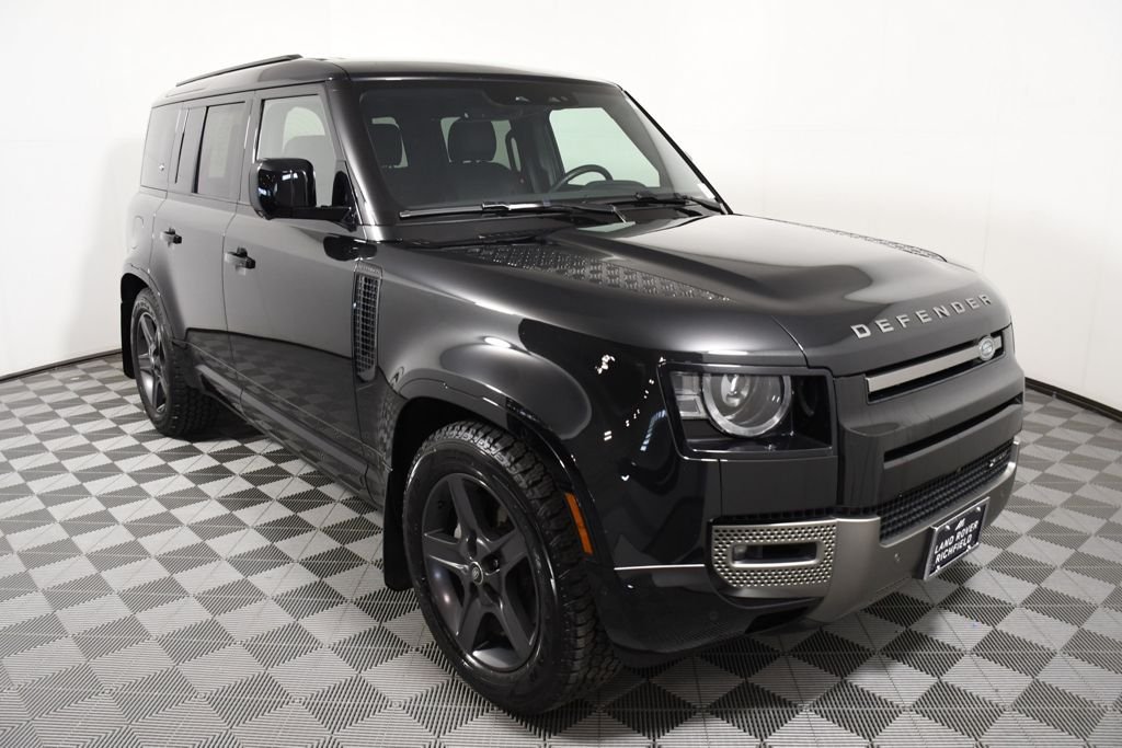 Used 2023 Santorini Black Metallic Land Rover X-Dynamic SE image 9