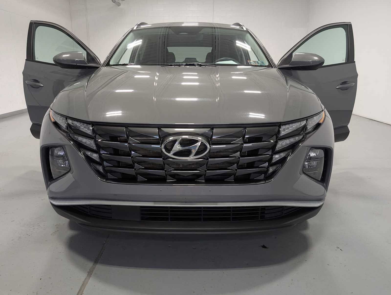 Used 2024 Hampton Gray Hyundai SEL image 15