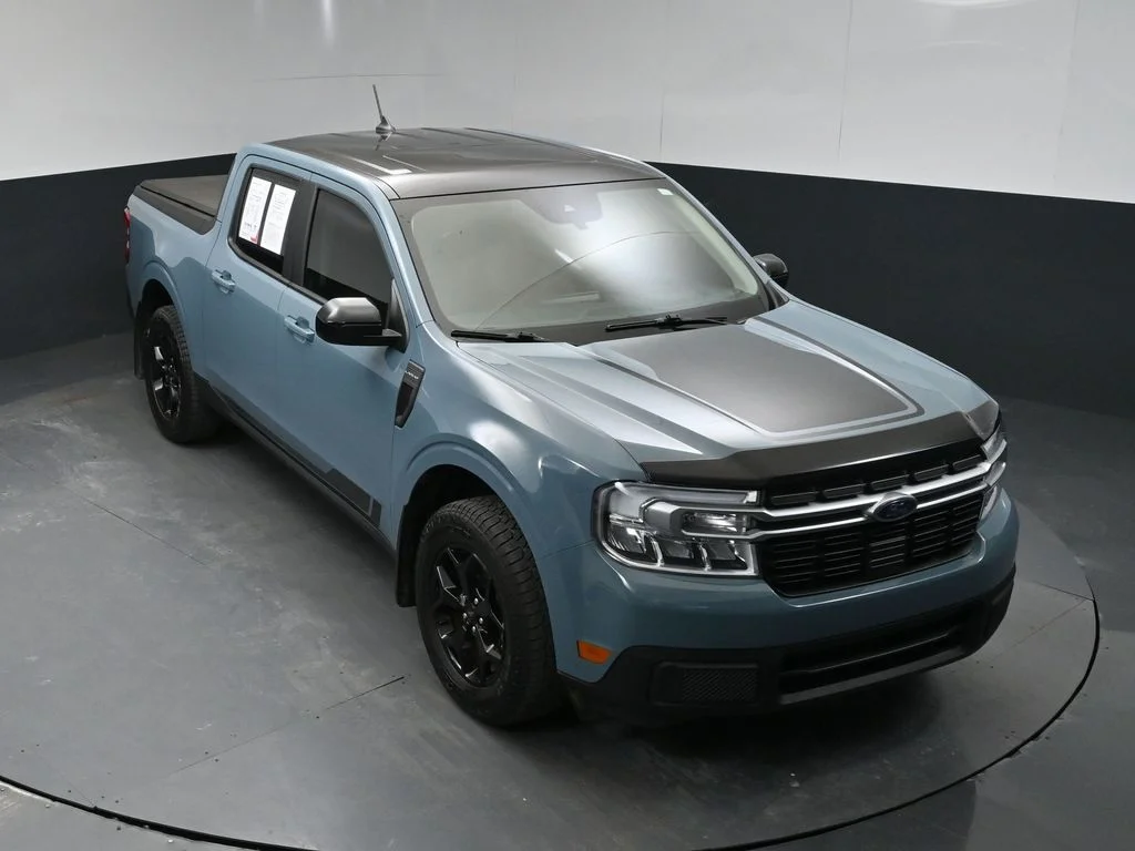 Used 2022 Blue Ford Lariat image 33