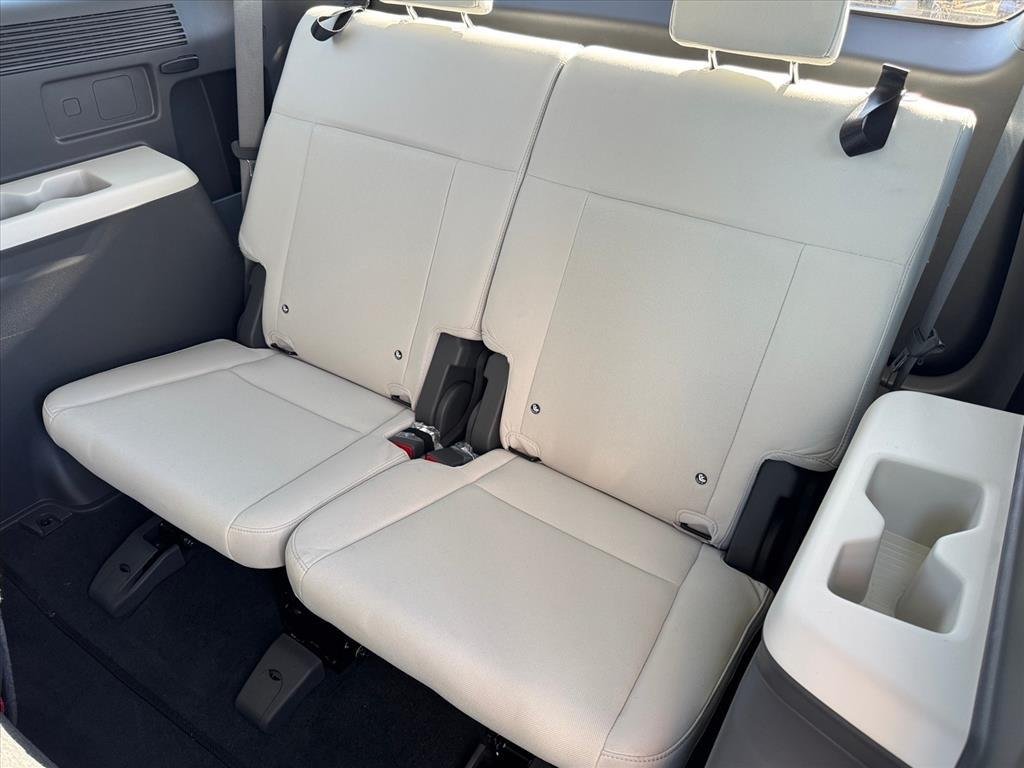 New 2026 Shimmering Silver Pearl Hyundai SE AWD image 6