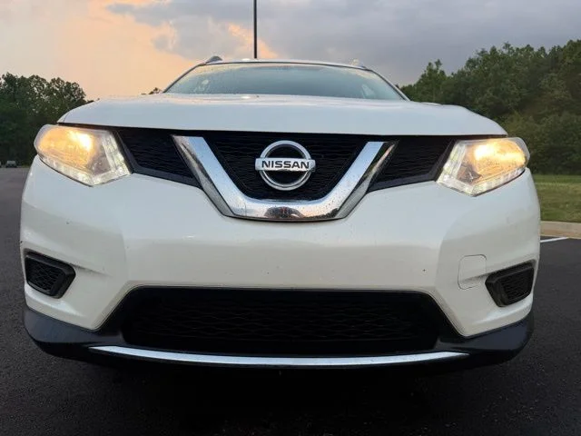 Used 2016 Nissan Rogue SV with VIN JN8AT2MT3GW005023 for sale in Southaven, MS