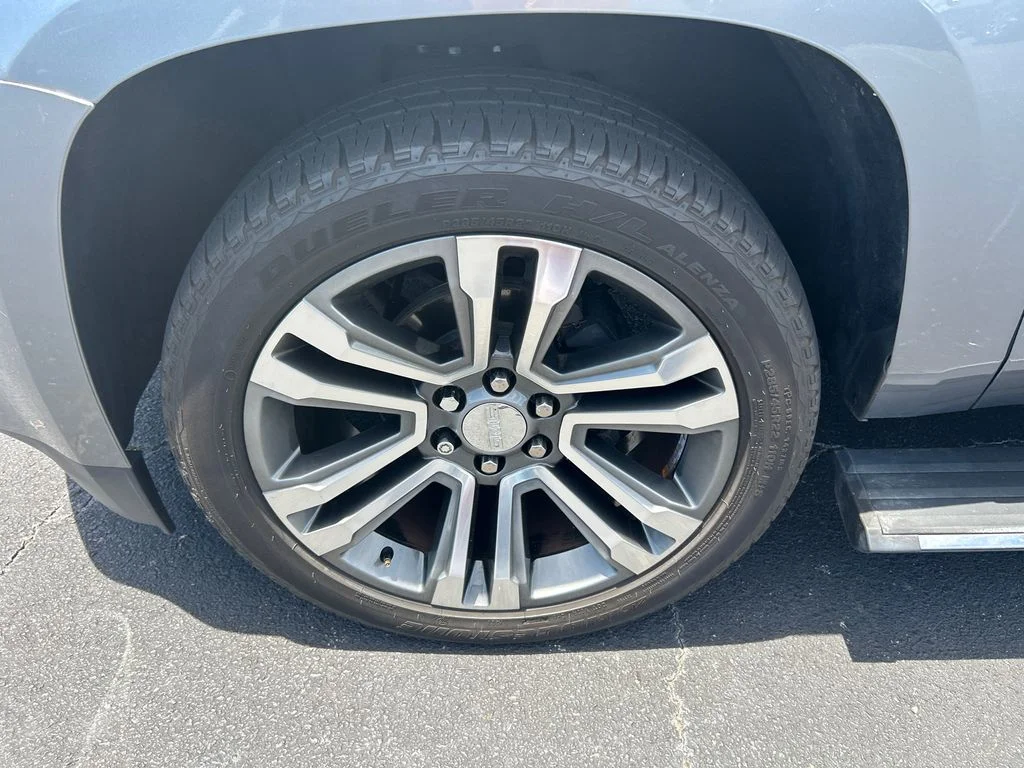 Used 2019 Gray GMC Denali image 11