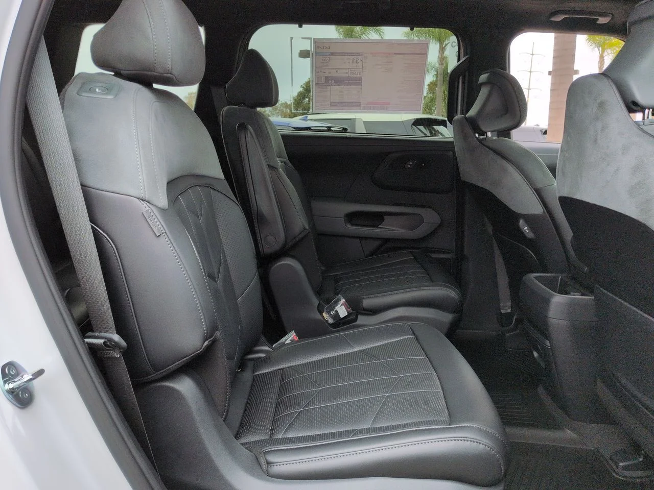 New 2027 Glacial White Pearl Kia X-LINE SX PRESTIGE image 28