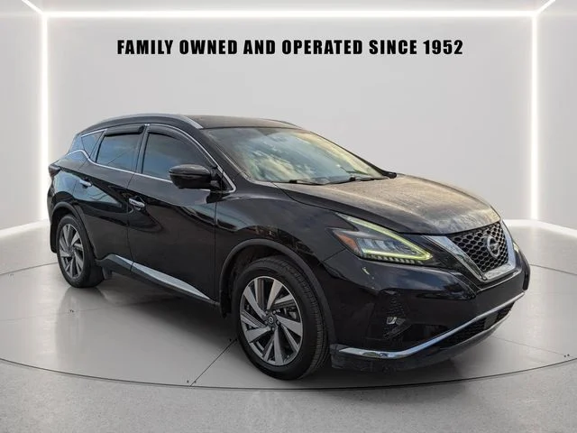 Certified Used 2020 Black Nissan SL image 5