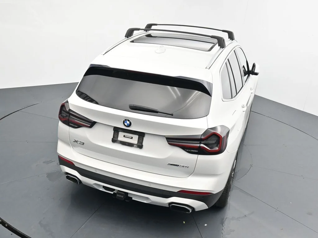 Used 2022 White BMW xDrive30i image 14