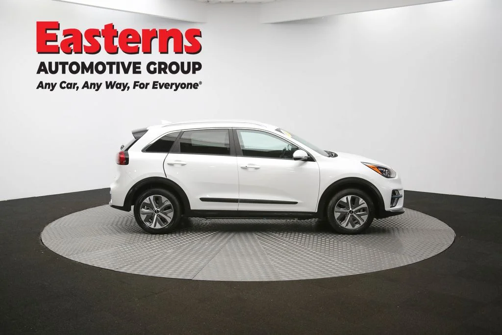 Used 2022 White Kia EX image 47