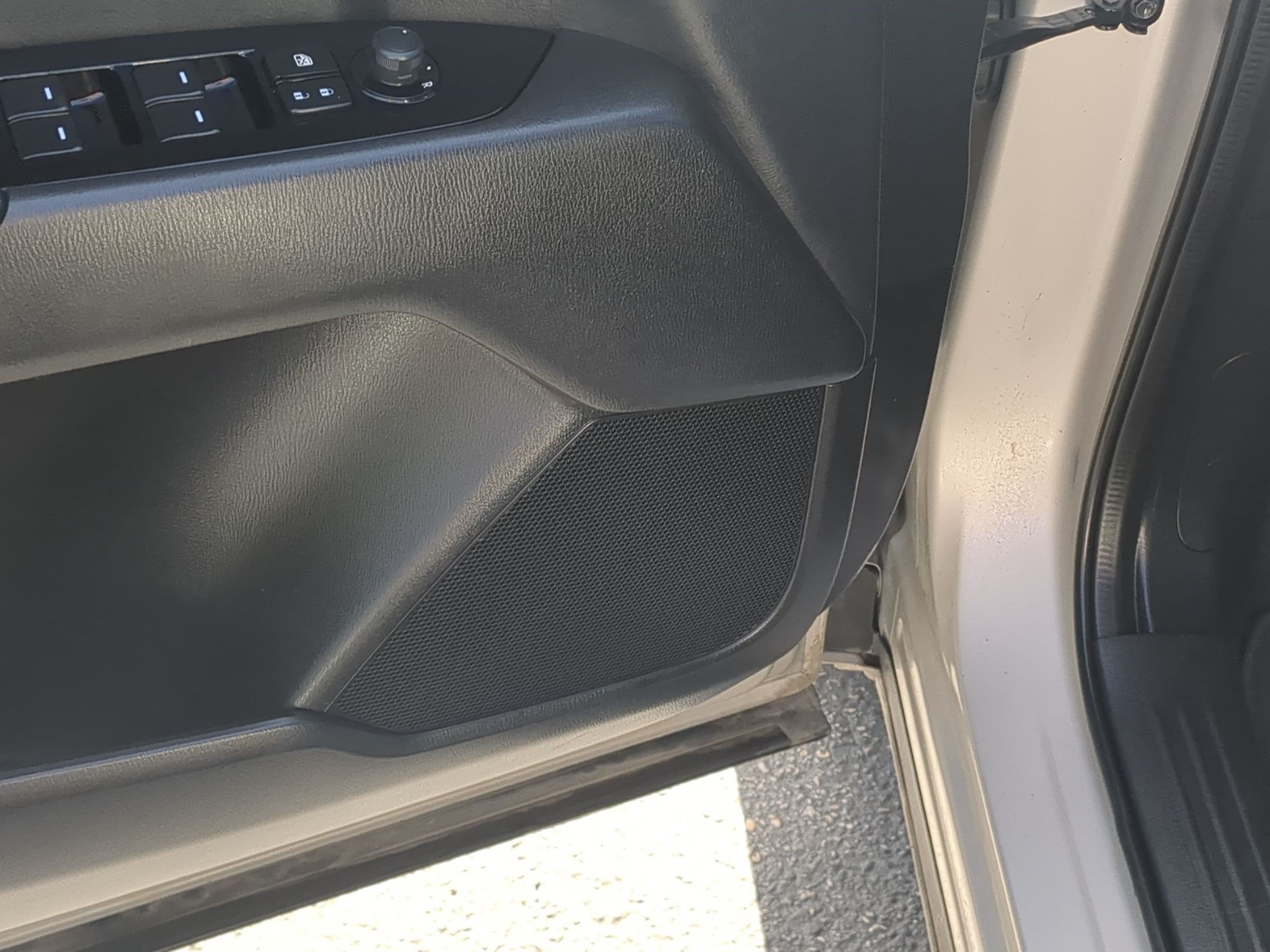 Used 2025 Platinum Quartz Metallic Mazda 2.5 S Select Package image 14