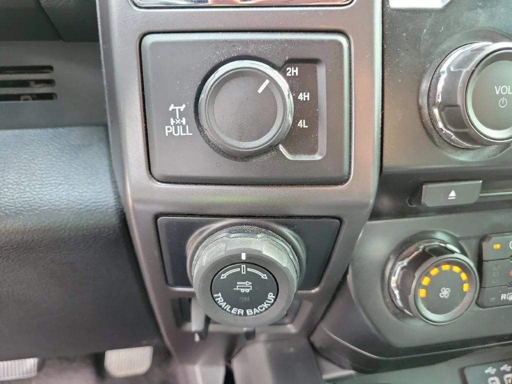 Used 2016 Red Ford XLT image 30