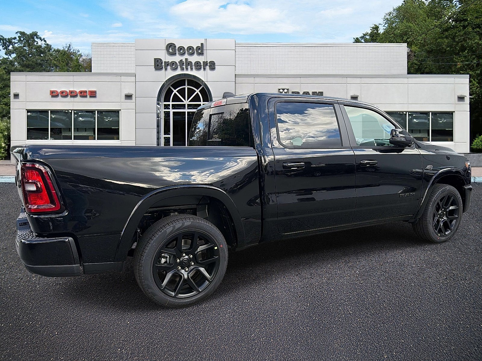 New 2027 Diamond Black Crystal Pearl-Coat Exterior Paint RAM Laramie Crew Cab 4x4 5