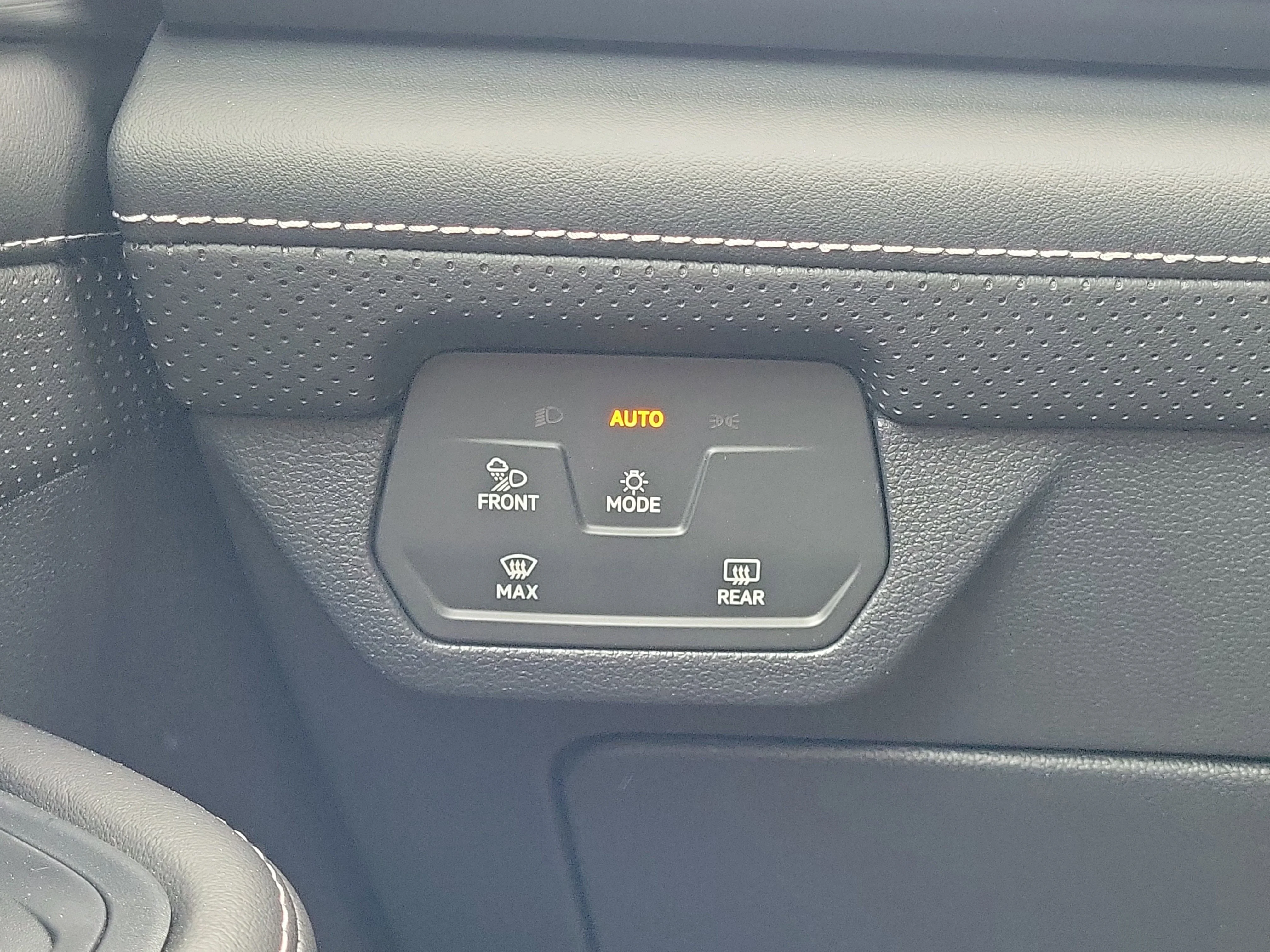New 2026 Black Volkswagen 2.0T SE w/Technology image 20