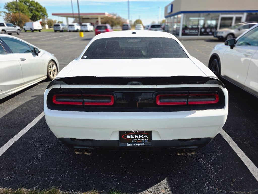 Used 2018 White Knuckle Clearcoat Dodge SXT image 3