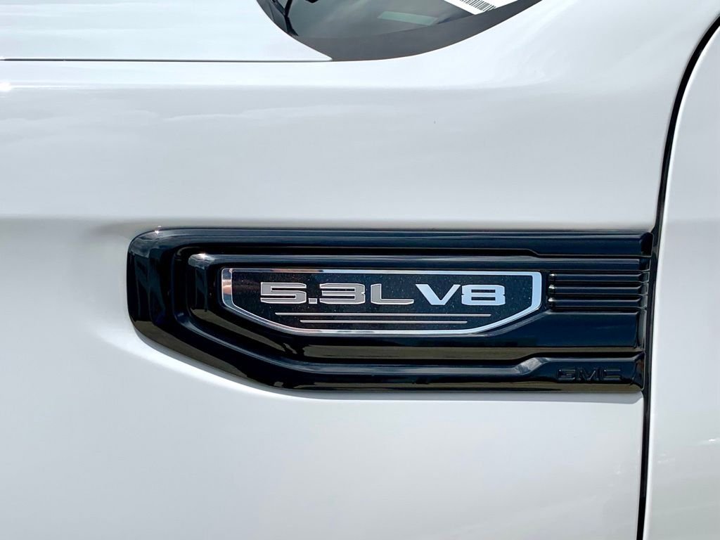 Used 2024 White GMC Elevation image 11