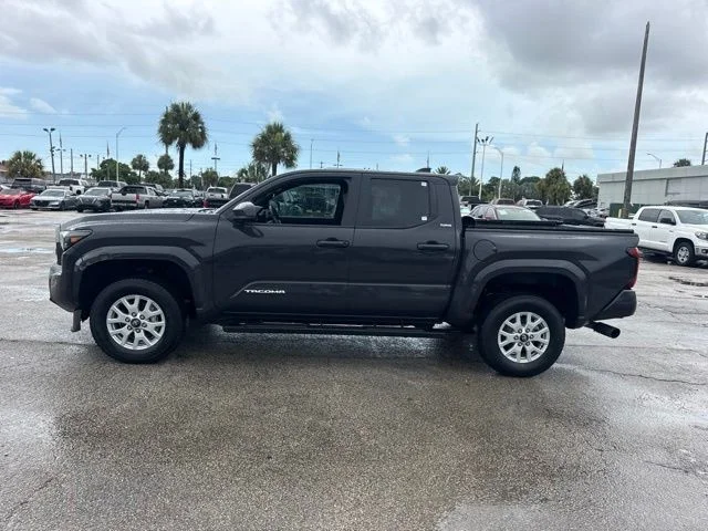 Used 2024  Toyota SR5 image 6