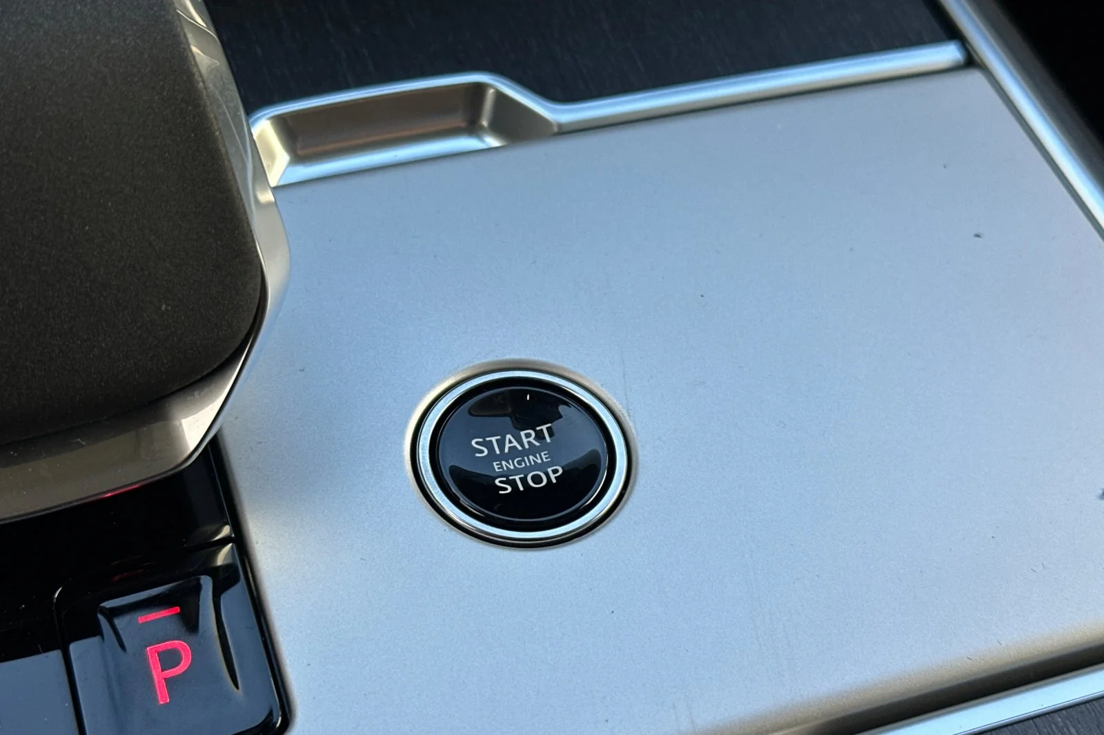 New 2026 Fuji White Land Rover SE image 22
