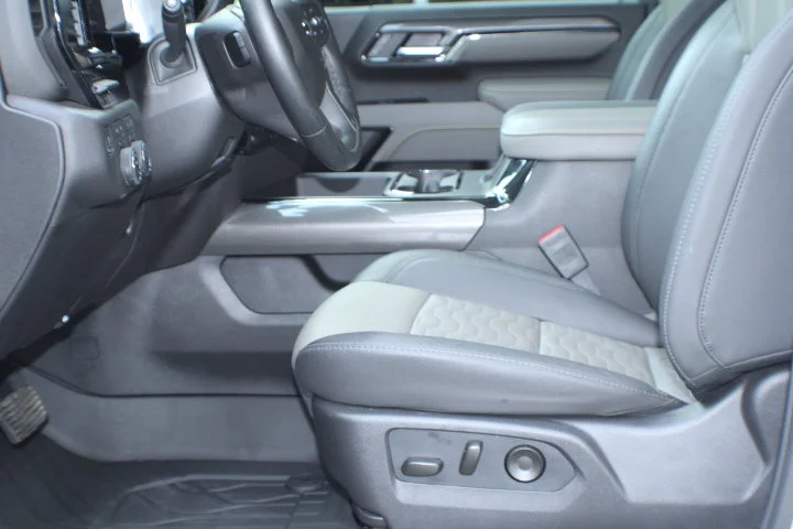 Used 2026 Summit White Chevrolet ZR2 image 16