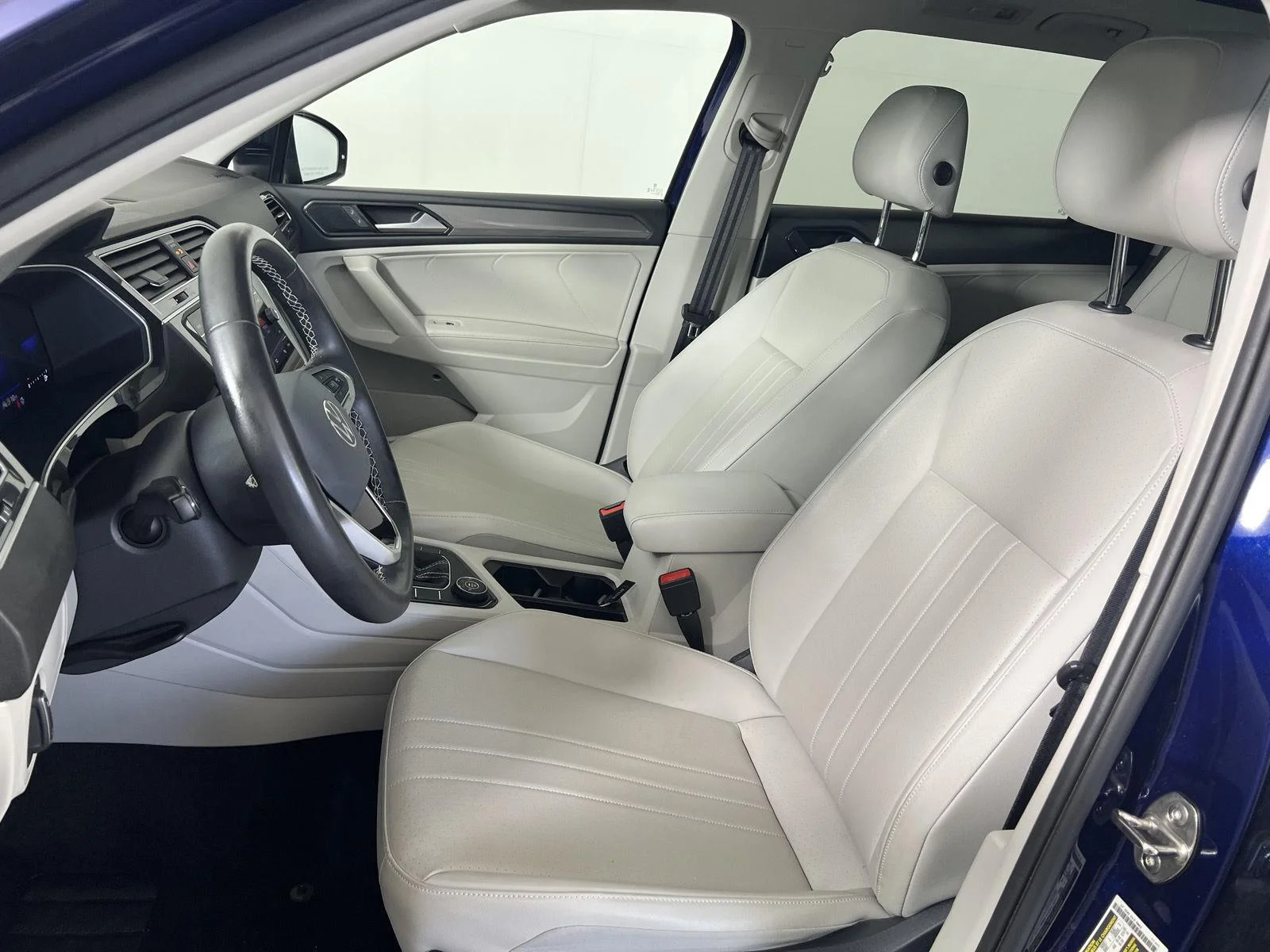 Used 2024 Atlantic Blue Metallic Volkswagen SE image 11