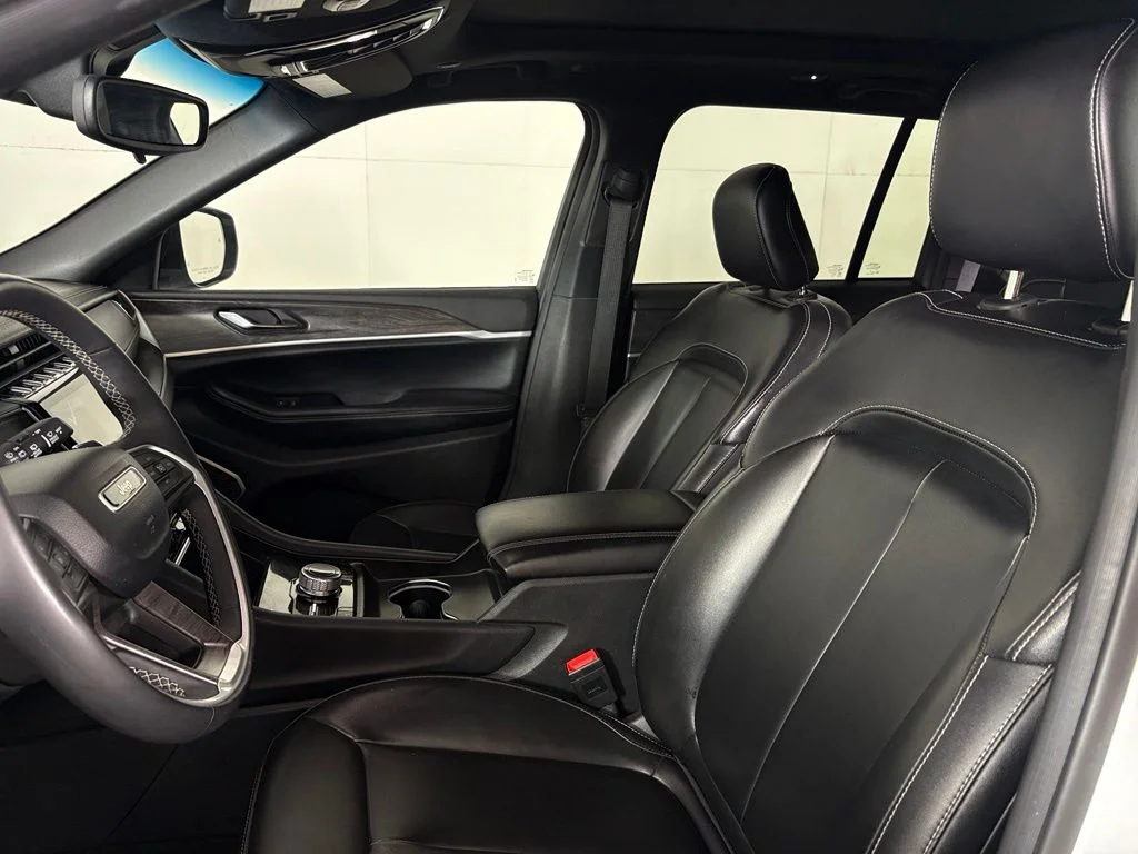 Used 2024 White Jeep 4xe image 23