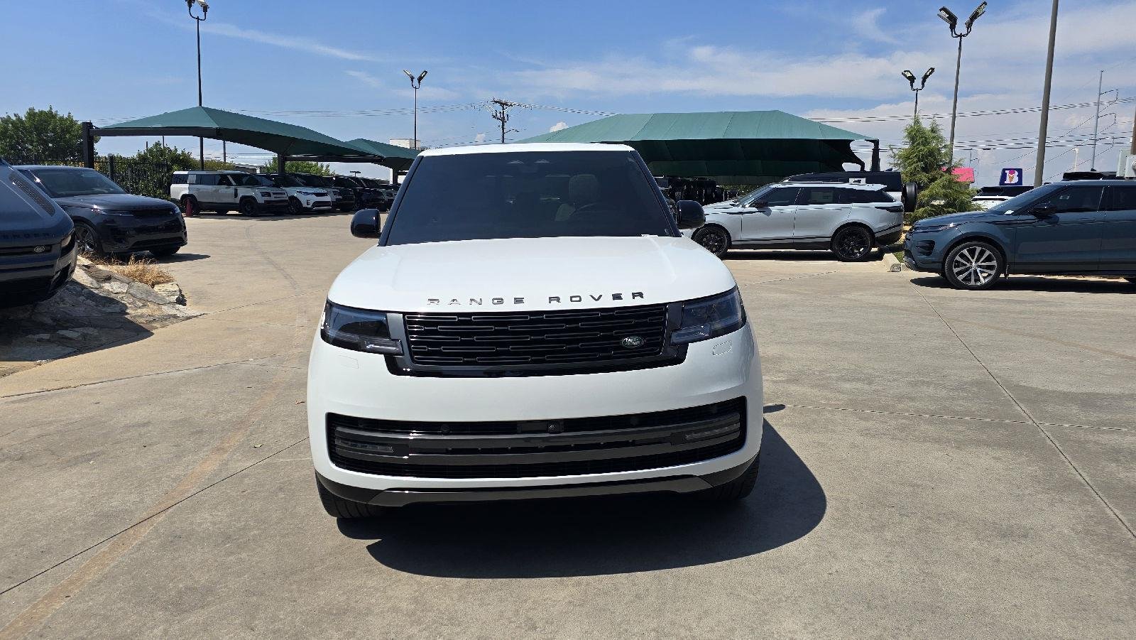 Used 2025 Fuji White Land Rover P530 SE V8 image 6
