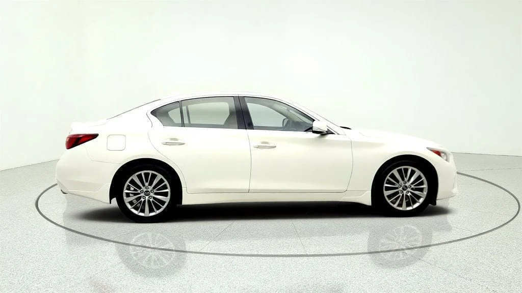 Used 2023 Pure White INFINITI LUXE AWD image 4