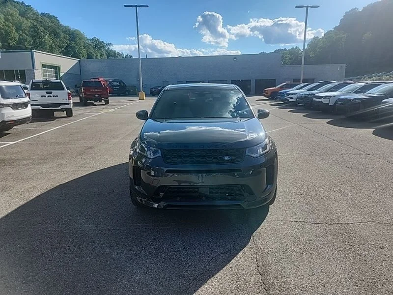 Used 2022  Land Rover SE R-Dynamic image 2