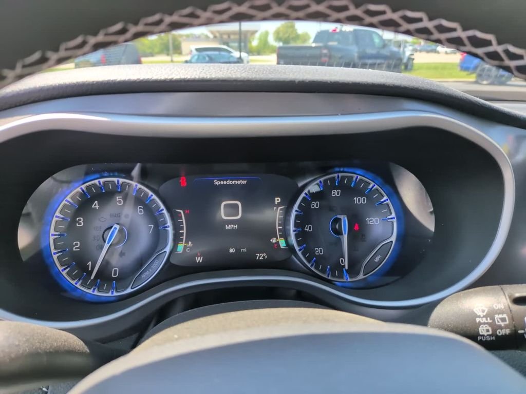 Used 2025 Black Chrysler Select image 25