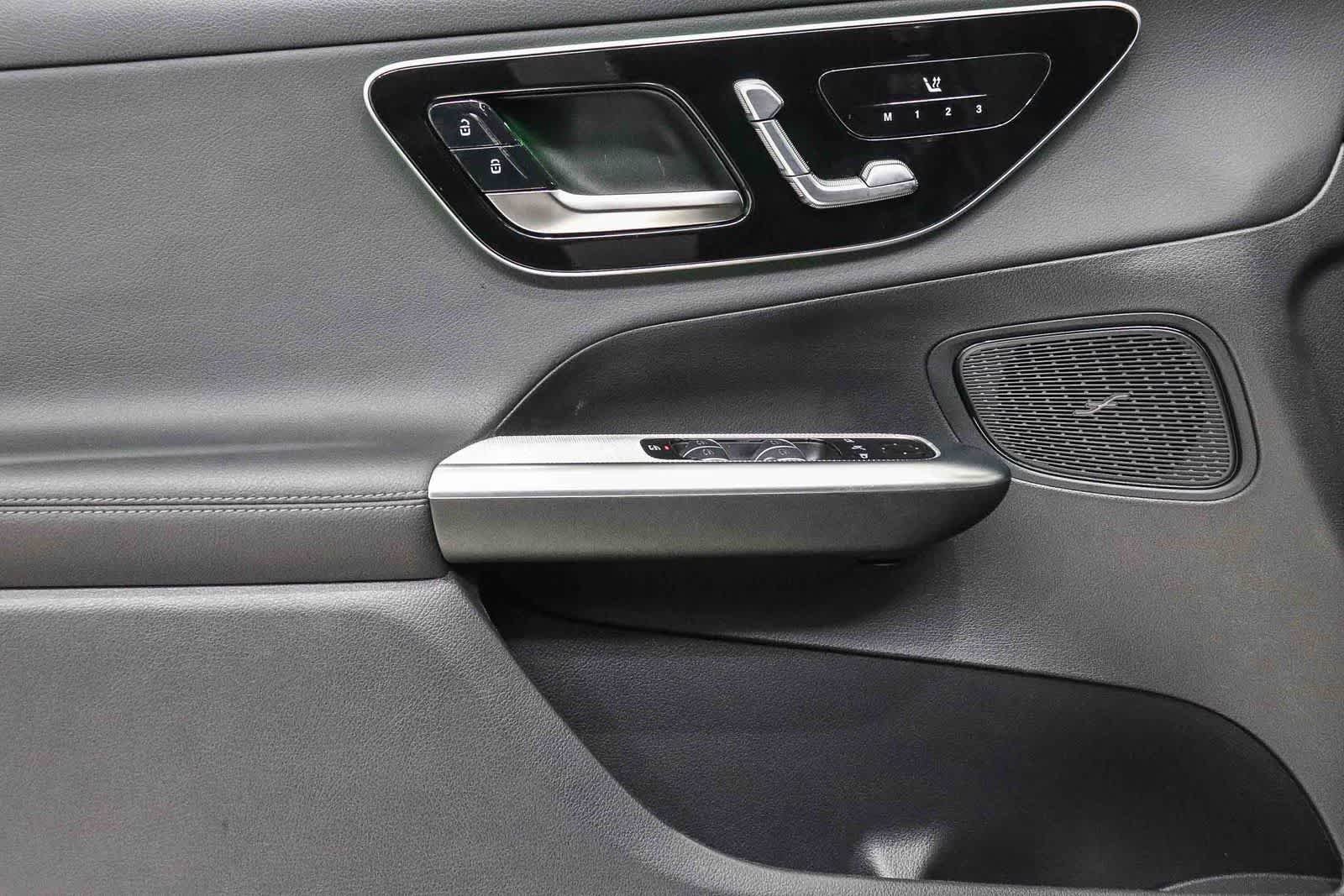 Used 2026 Black Mercedes-Benz GLC 300 image 23