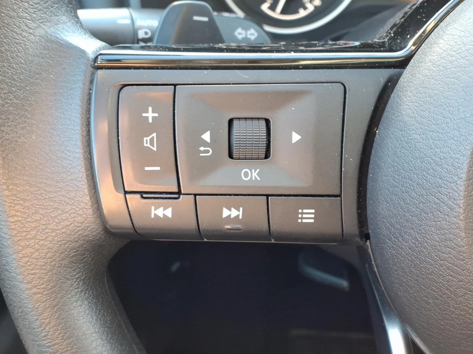Used 2023 Caspian Blue Metallic Nissan SV image 20