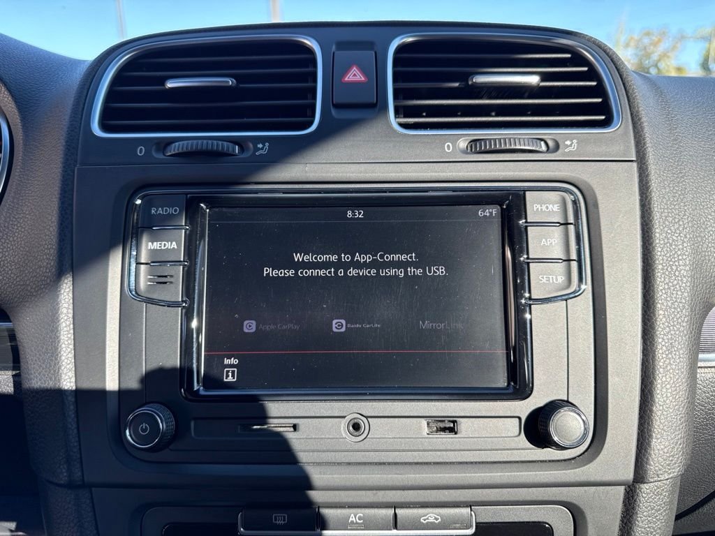 Used 2011 White Volkswagen Base image 19