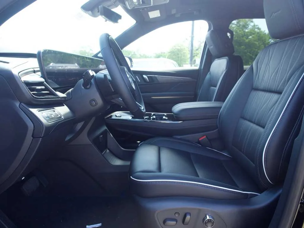 2026 Buick Enclave Avenir - Photo 11
