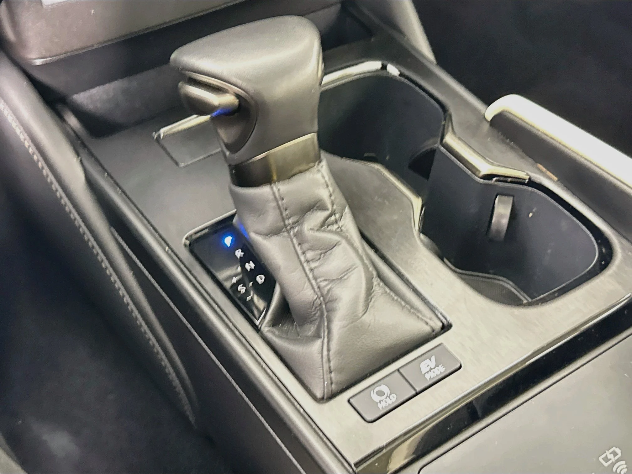Certified Used 2025 Mica Lexus 300h Ultra Luxury image 18