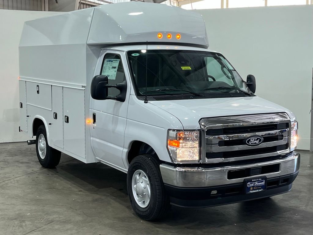 New 2026 White Ford Base image 7